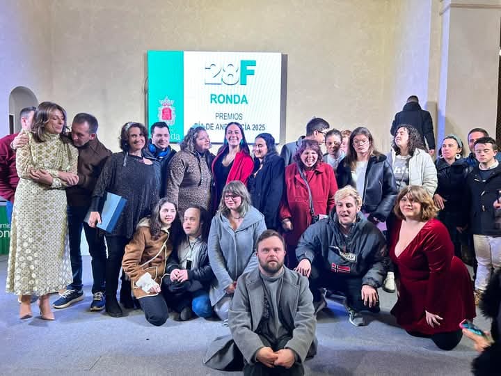 Grupo de Iruá recibiendo el Premio del Día de Andalucía 2025